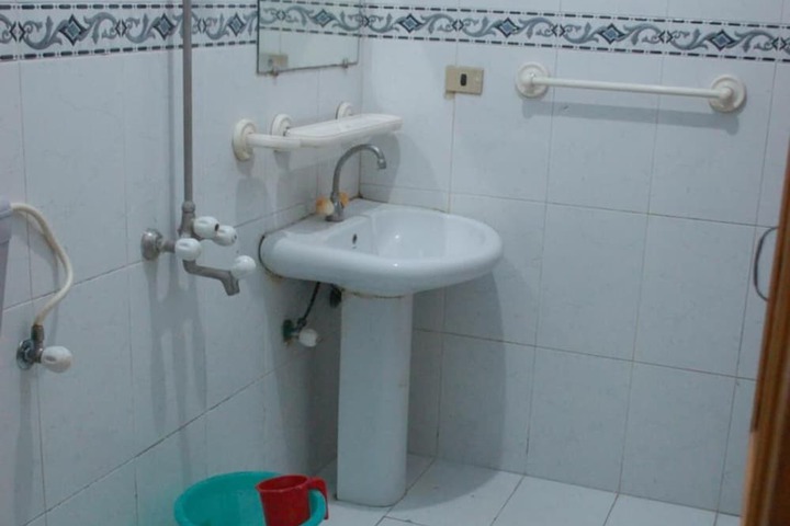 Room 16 of 31