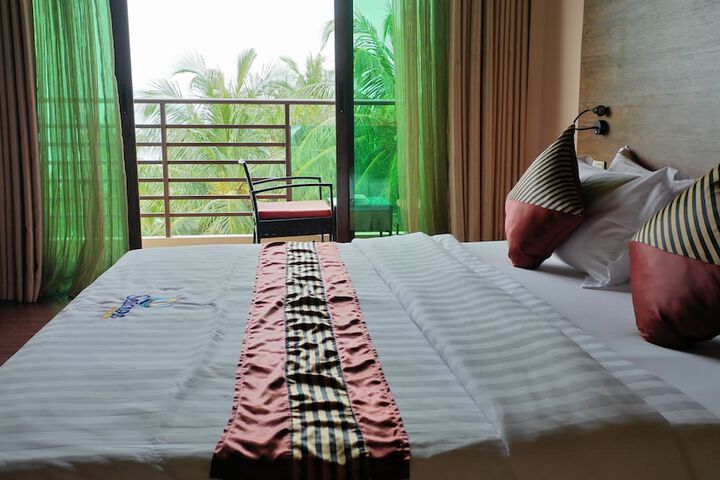 Room 7 of 13