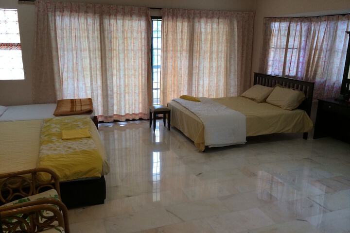 Room 4 of 41