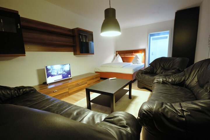 Room 13 of 72