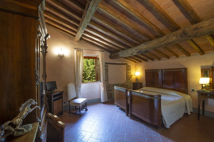 Room 10 of 29