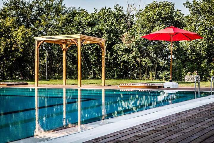 Hotel Pool
