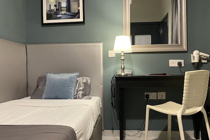 Room 36 of 87