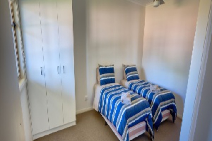 Room 284 of 372