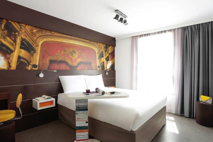 Room 9 of 43