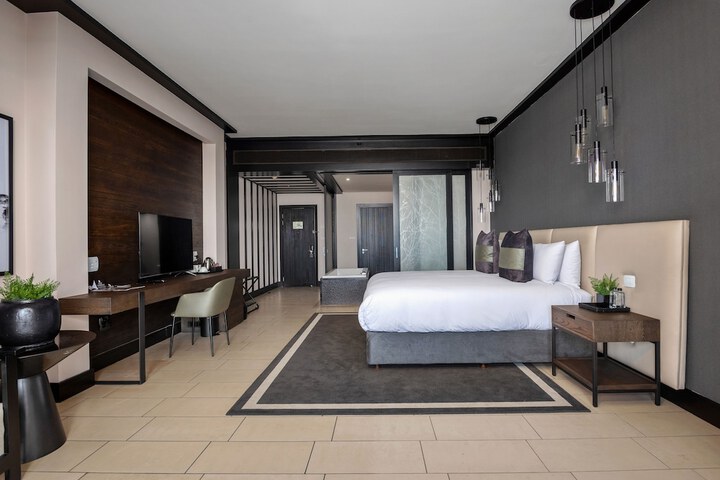 Room 7 of 236