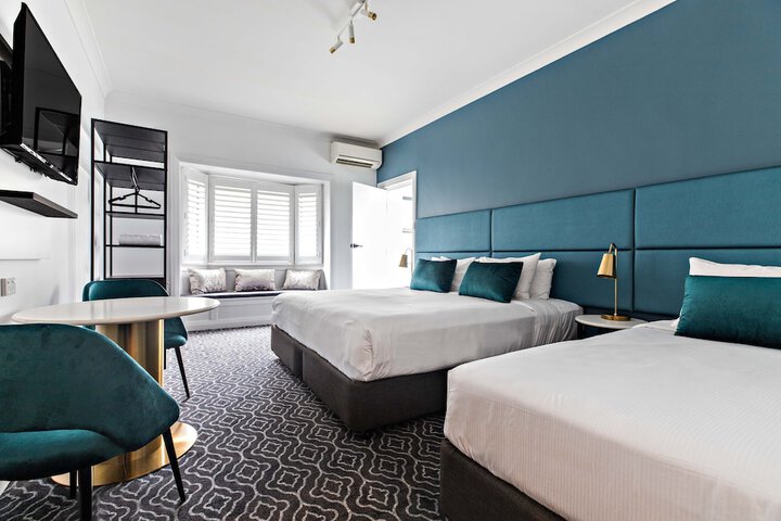 Room 40 of 74