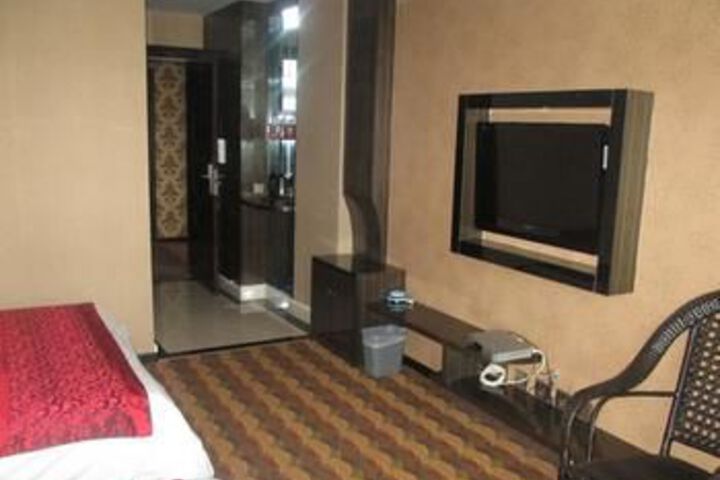 Room 16 of 45