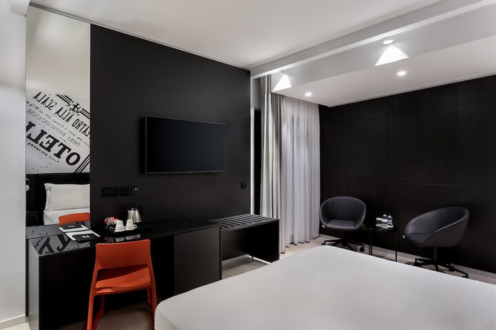 Room 9 of 127