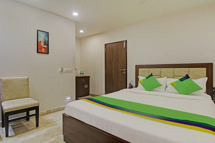 Room 29 of 69