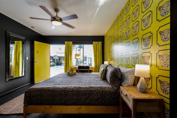 Room 7 of 34