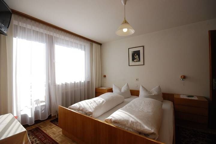 Room 7 of 48