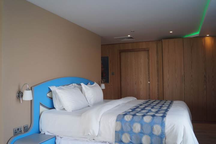 Room 18 of 72
