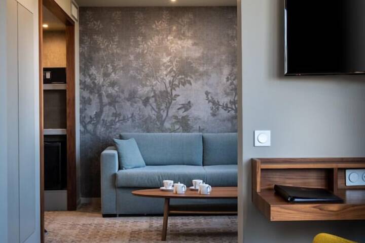 Room 16 of 35