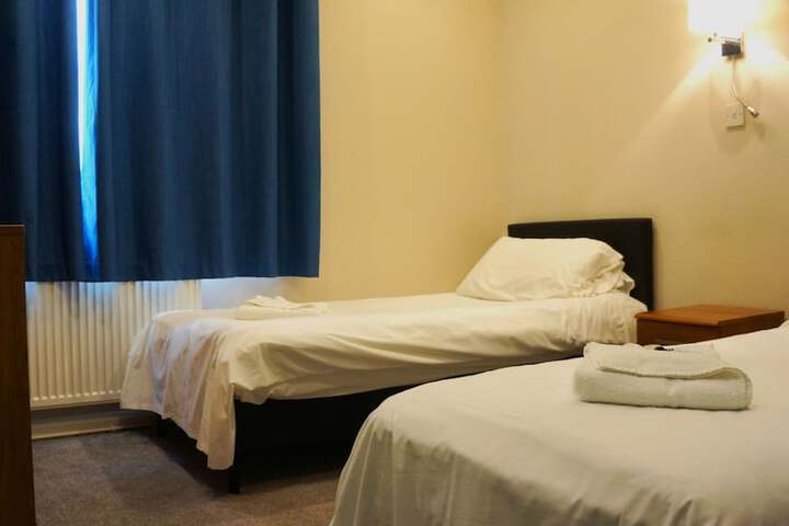 Room 27 of 162