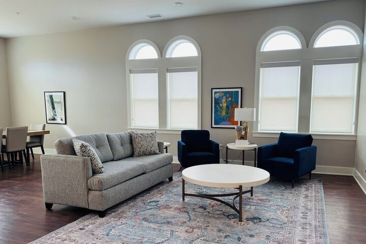 Room 4 of 16