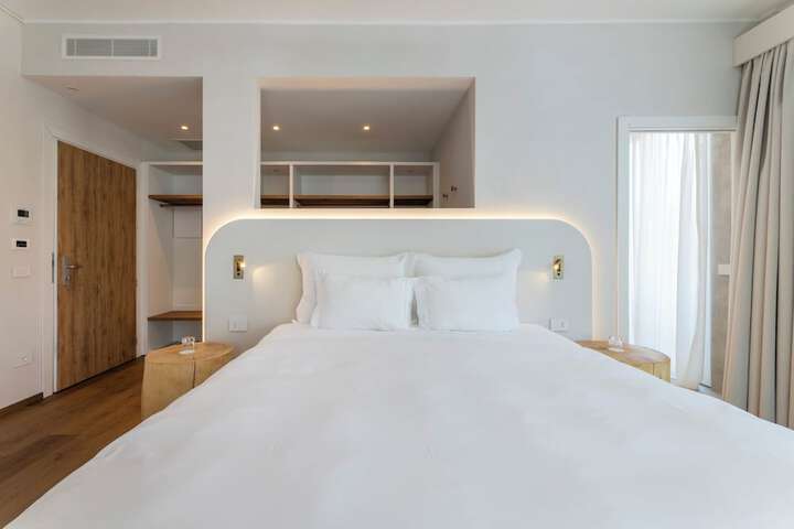 Room 20 of 90
