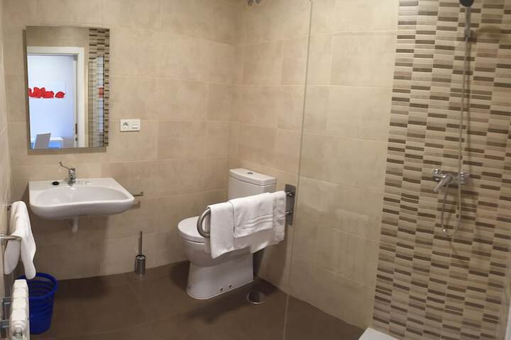 Room 14 of 25