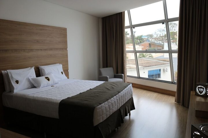 Room 4 of 35