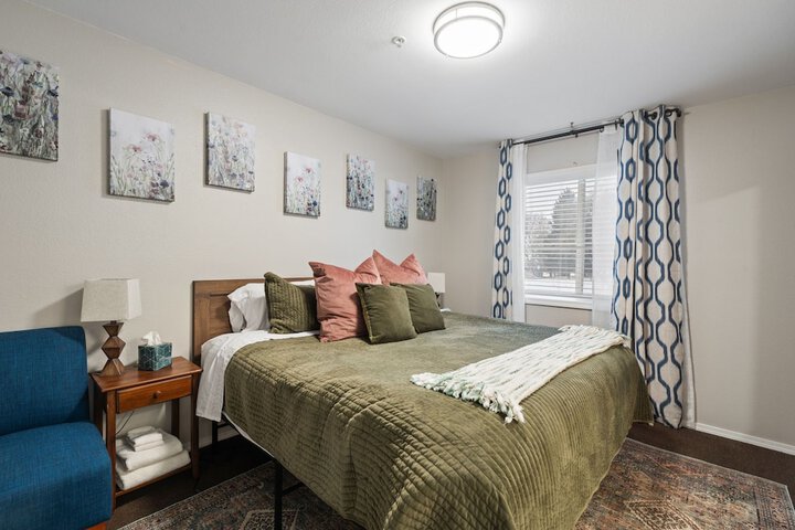 Room 6 of 17