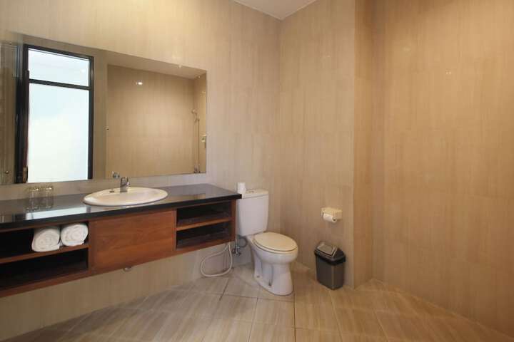 Room 34 of 66