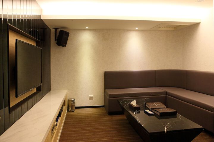 Room 25 of 137