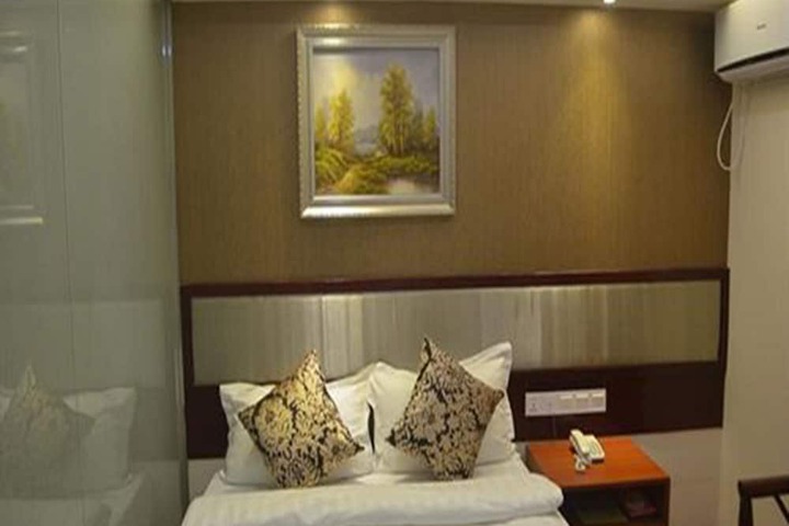 Room 14 of 31
