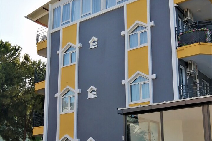 Hotel 84 of 97