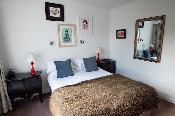 Room 28 of 85