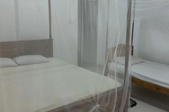 Room 5 of 14