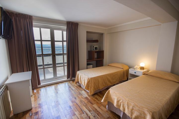 Room 7 of 49
