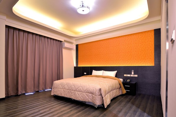 Room 11 of 39