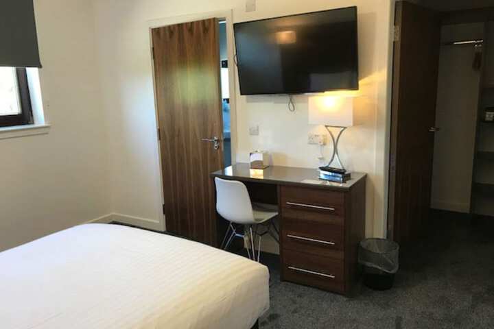 Room 18 of 34
