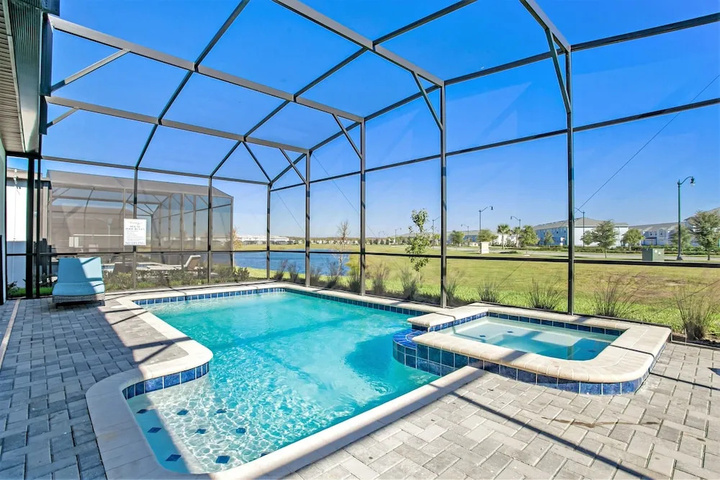 Pool 15 of 28