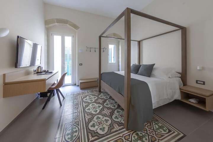 Room 8 of 46