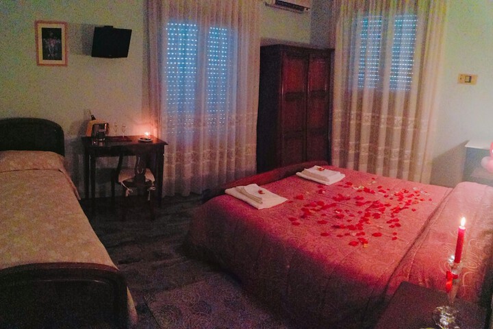 Room 14 of 204