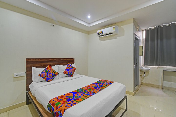 Room 15 of 25