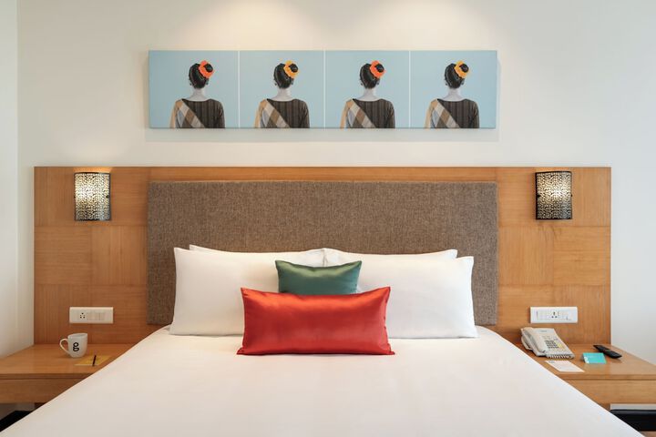 Room 10 of 42