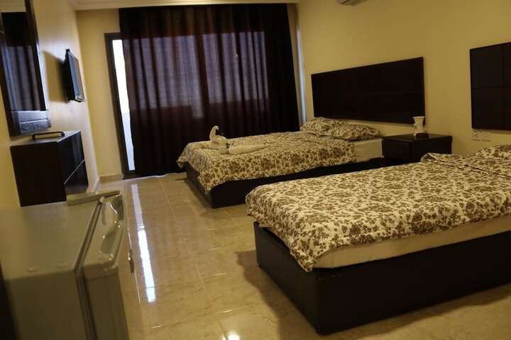 Room 10 of 30