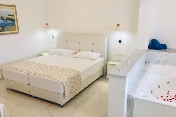 Room 9 of 62