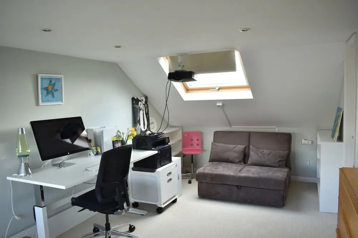 Room 4 of 17
