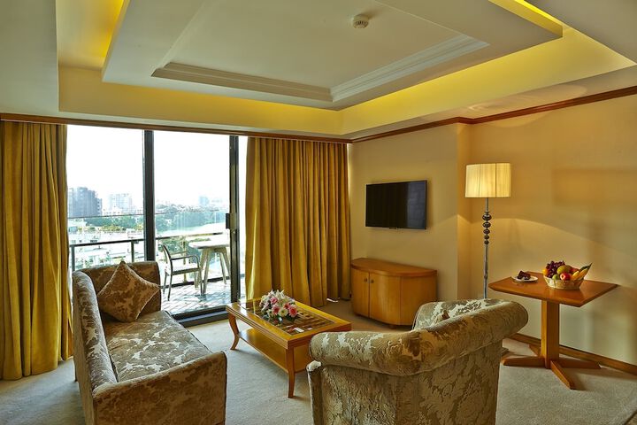 Room 9 of 64