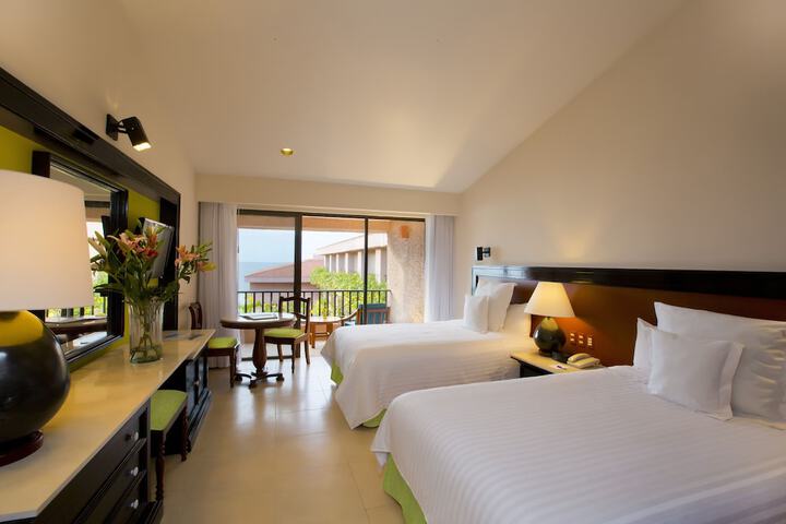 Room 5 of 122