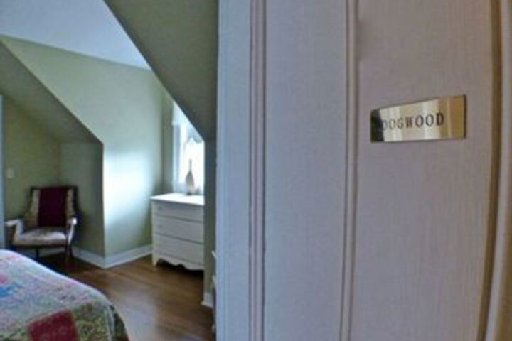 Room 53 of 96