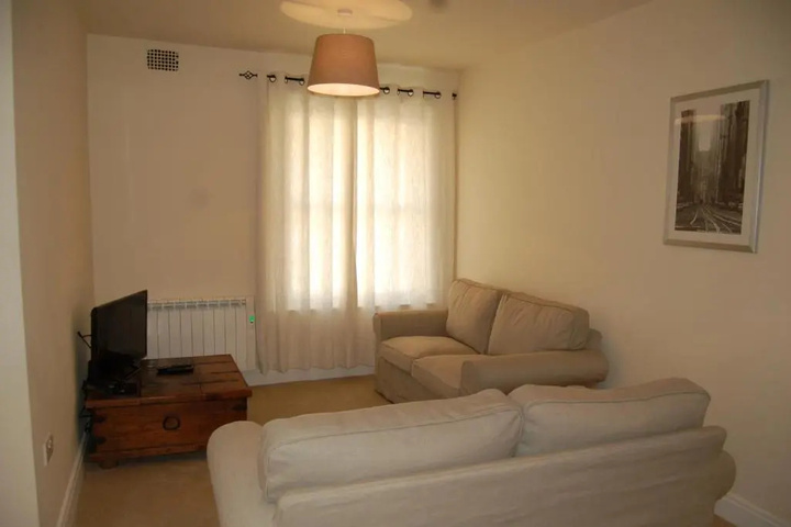 Room 2 of 11