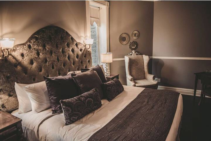 Room 4 of 23