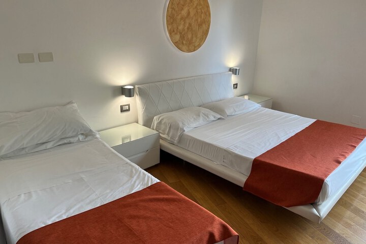 Room 46 of 196