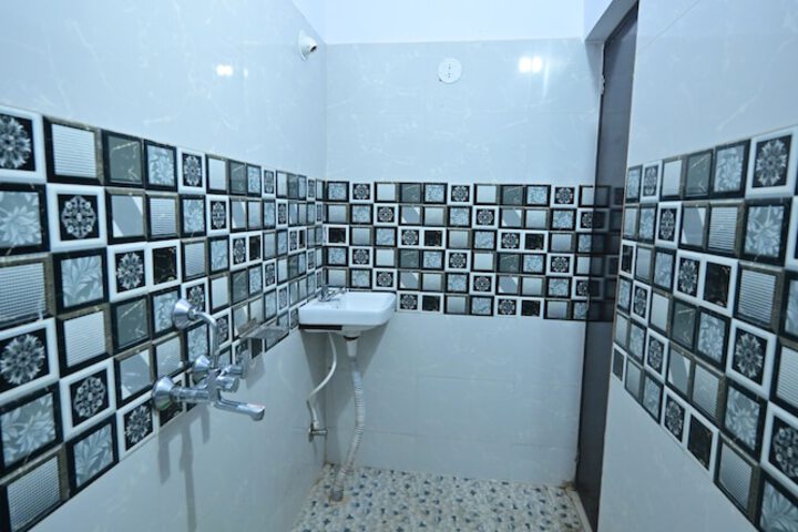 Room 52 of 63