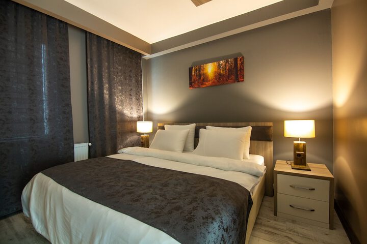 Room 6 of 24
