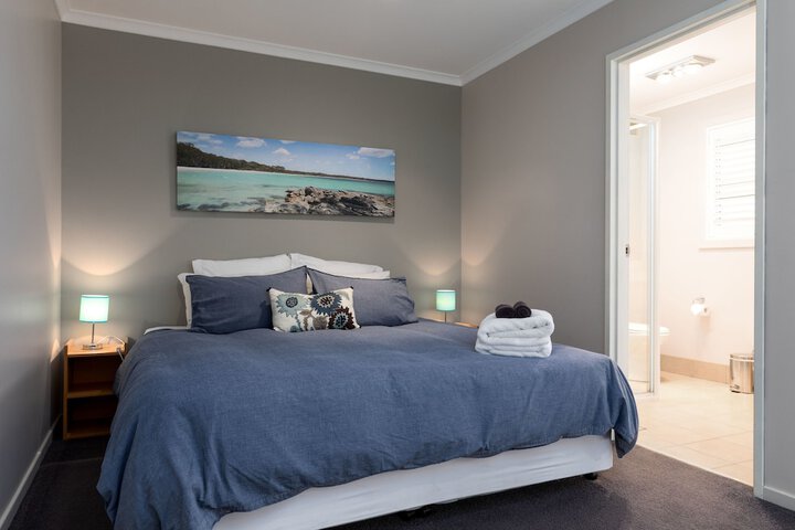Room 12 of 48